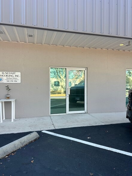 More Photos Of 1891 Porter Lake Dr, Sarasota Light Manufacturing For Sale