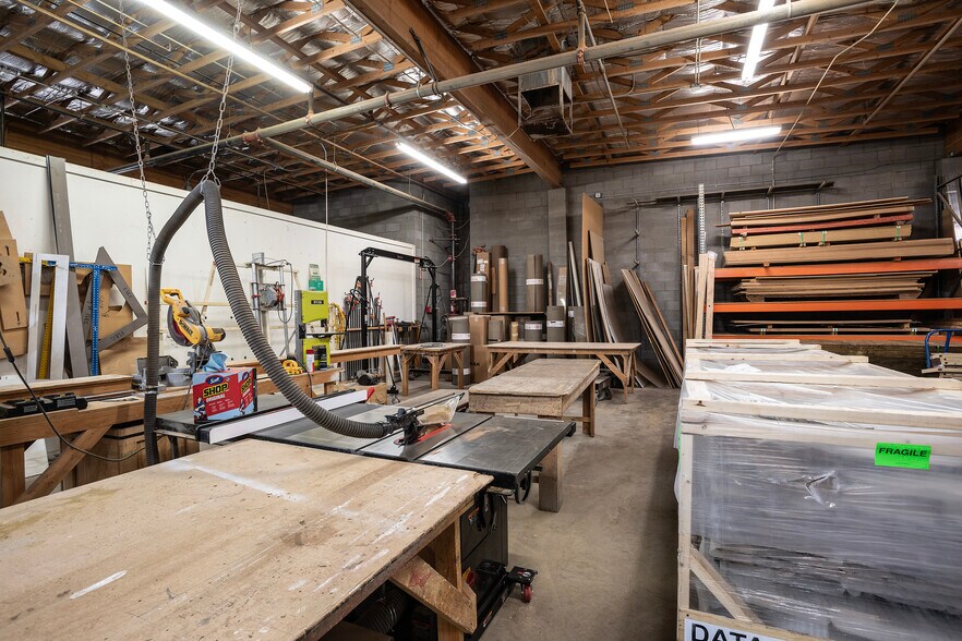 More Photos Of 828 E Isabella Ave, Mesa Warehouse For Sale