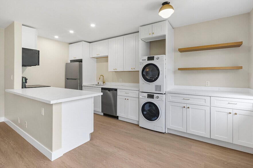 More Photos Of 3020 E 3rd St, Long Beach Apartments For Sale