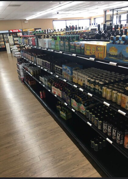 More Photos Of 2896 Wilma Rudolph Blvd, Clarksville Convenience Store For Sale