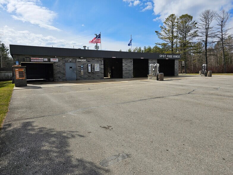 More Photos Of 83 W Fourth St, Suttons Bay Carwash For Sale