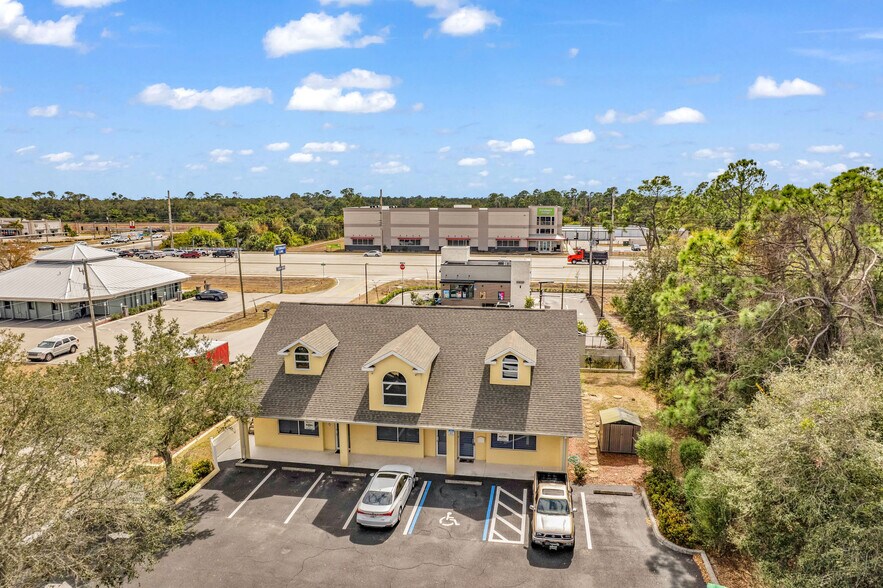 More Photos Of 17245 Bonnie Ave, Port Charlotte Office For Sale