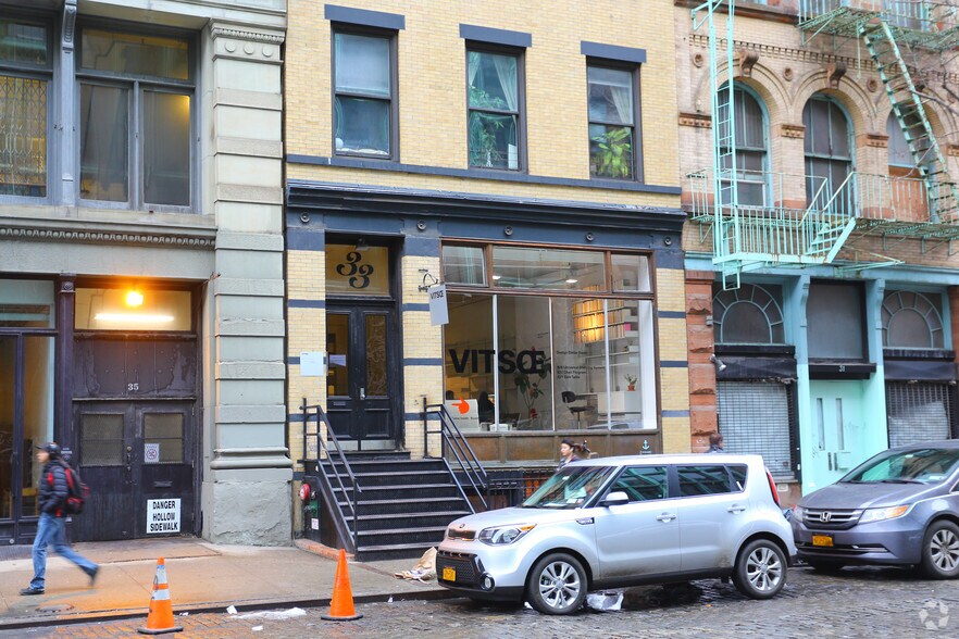 More Photos Of 33 Bond St, New York Loft Creative Space For Lease