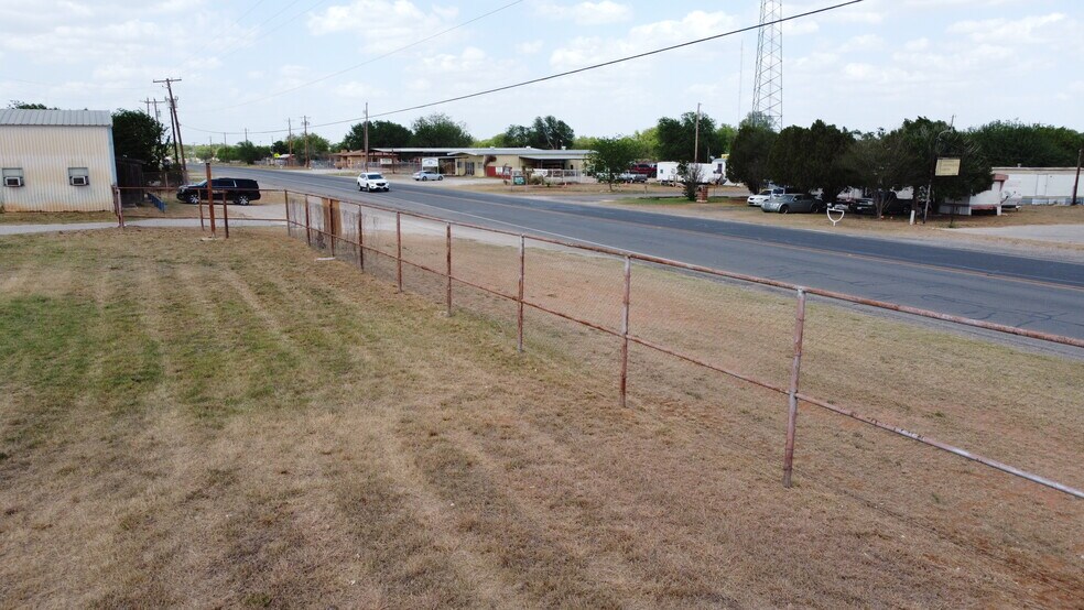 More Photos Of 1737 Hwy 81, Pearsall Warehouse For Sale
