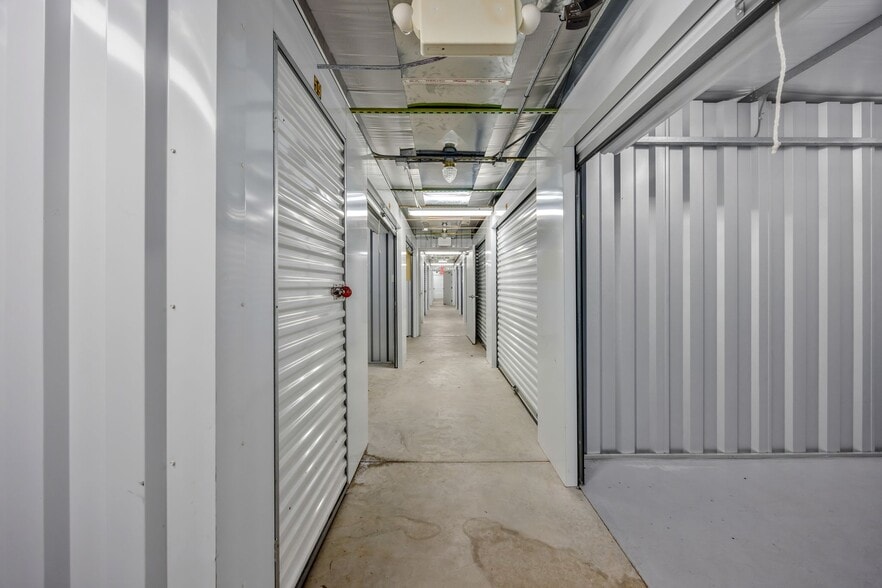 More Photos Of 500 W Manning St, Chattanooga Self Storage For Sale