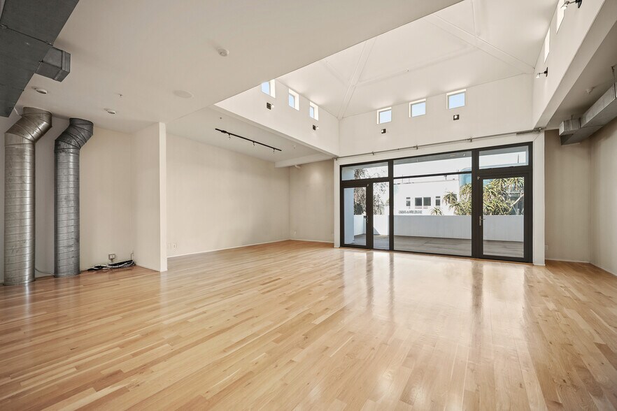 More Photos Of 1514 Abbot Kinney Blvd, Los Angeles Loft Creative Space For Lease