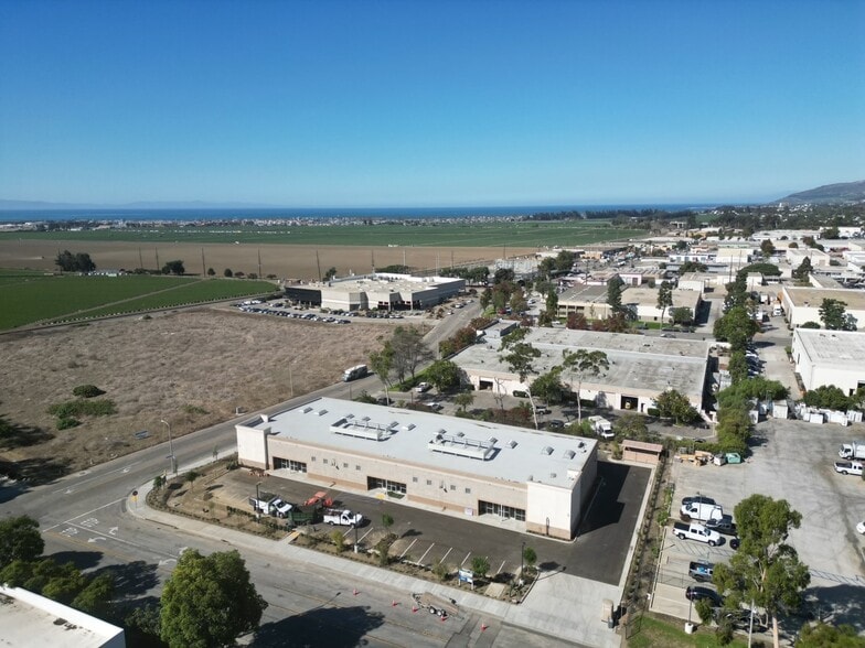 More Photos Of 1763 Donlon St, Ventura Warehouse For Lease