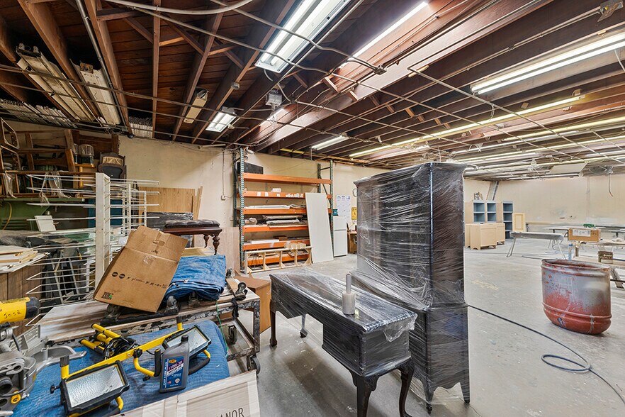 More Photos Of 7438 Varna Ave, North Hollywood Warehouse For Sale