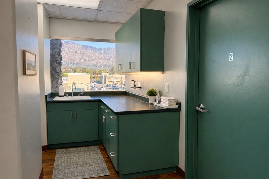 More Photos Of 650 W Duarte Rd, Arcadia Medical For Lease