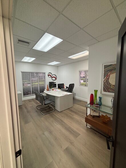 More Photos Of 8105 NW 155th St, Miami Lakes Office For Sale
