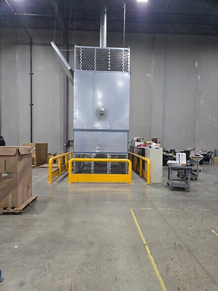 More Photos Of 5855 Carbonmill Dr, South Bend Distribution For Lease