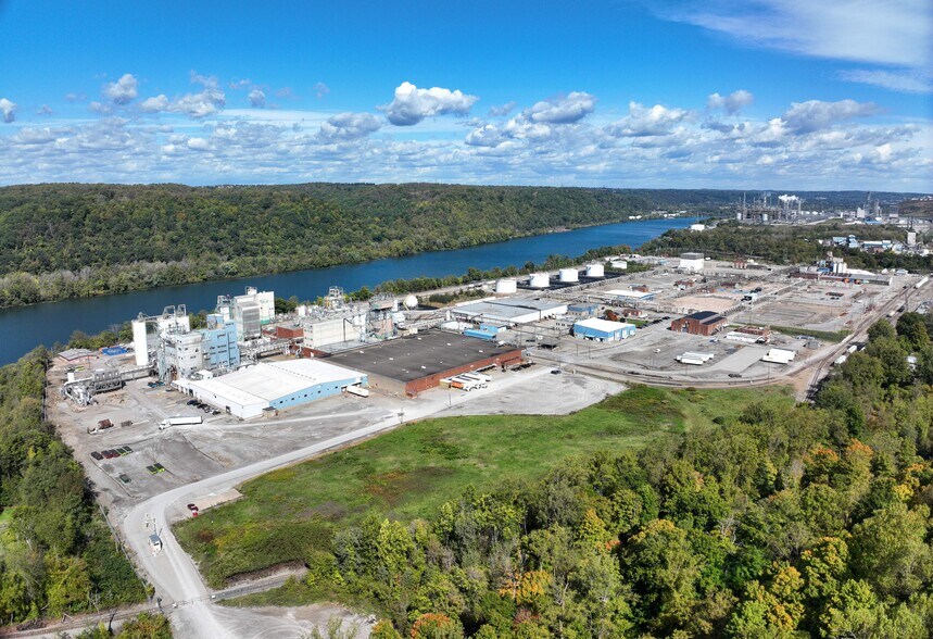 More Photos Of 400 Frankfort Rd, Monaca Manufacturing For Sale