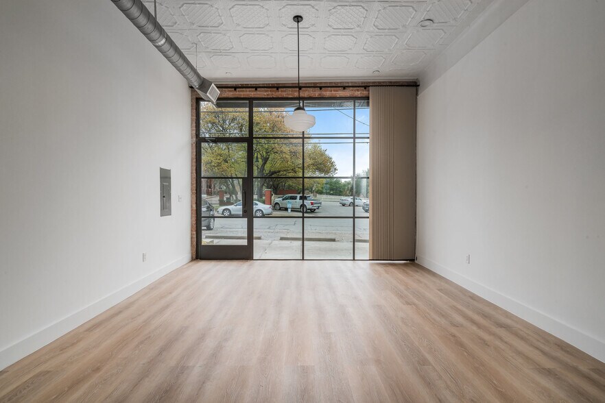 More Photos Of 3106 Swiss Ave, Dallas Storefront For Lease