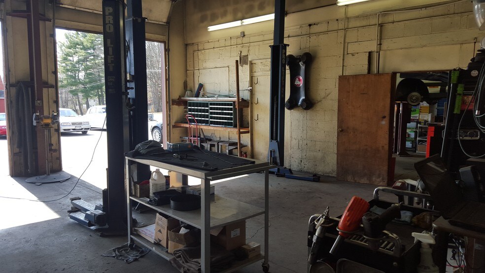 More Photos Of 152 Speigletown Rd, Troy Service Station For Sale