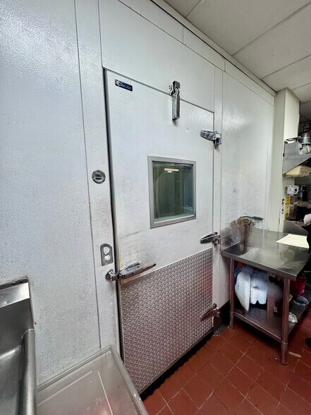 More Photos Of 254 W Los Angeles Ave, Moorpark Restaurant For Lease