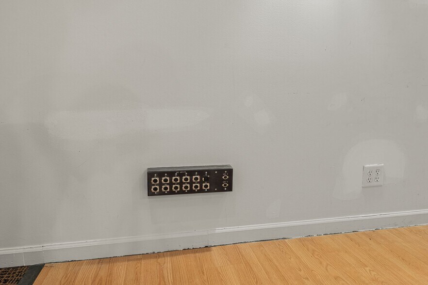 More Photos Of 515 E Iris Dr, Nashville Loft Creative Space For Sale