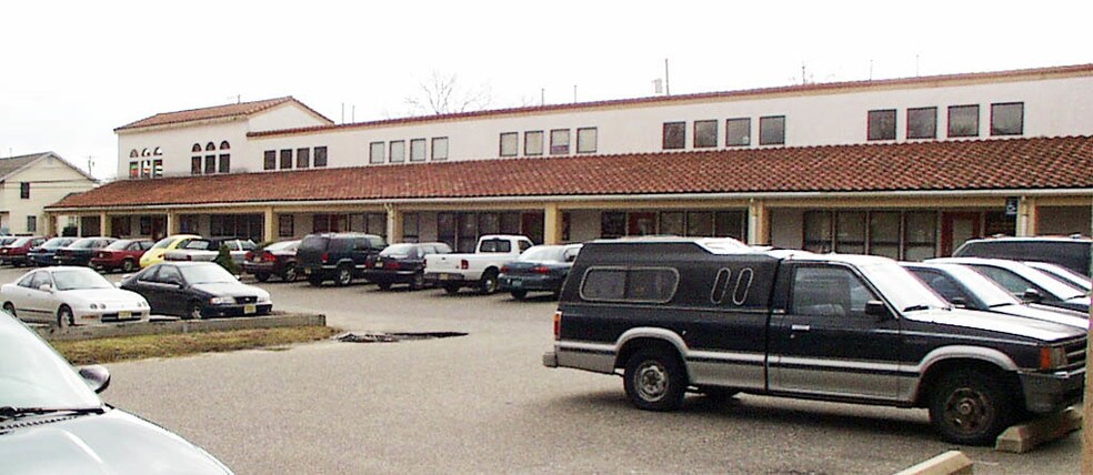 More Photos Of 711 N Main St, Pleasantville General Retail For Lease