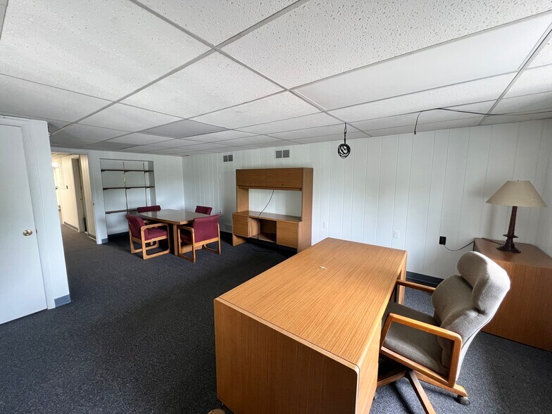 More Photos Of 2470 Evans City Rd, Harmony Warehouse For Sale