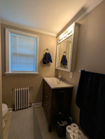 More Photos Of 28 Bohack Ct, Sayville Apartments For Sale