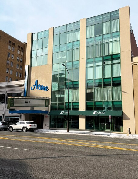 More Photos Of 150 S Main St, High Point Showroom For Lease