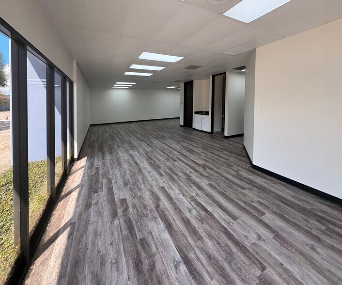 More Photos Of 4400 S Wayside Dr, Houston Unknown For Lease