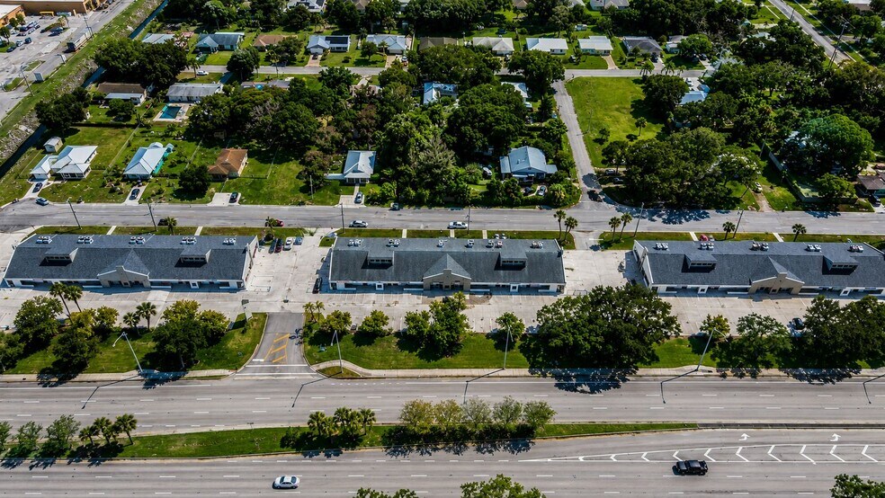 Primary Photo Of 805 Virginia Ave, Fort Pierce Unknown For Lease