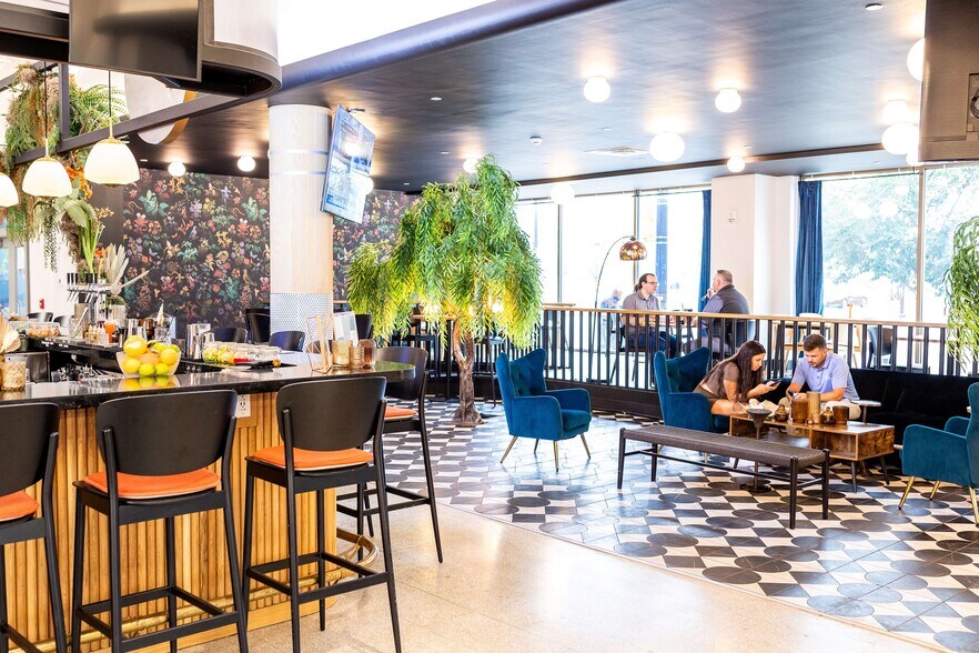 More Photos Of 260 E Main St, Rochester Medical For Lease