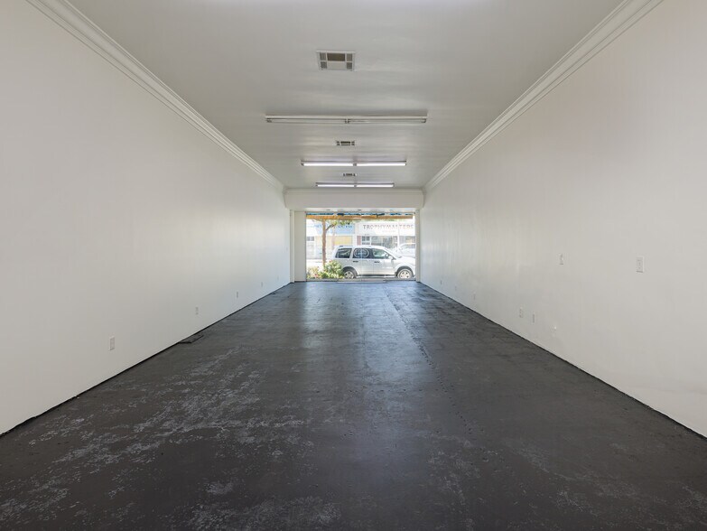 More Photos Of 8328-8332 Lincoln Blvd, Los Angeles Storefront For Sale