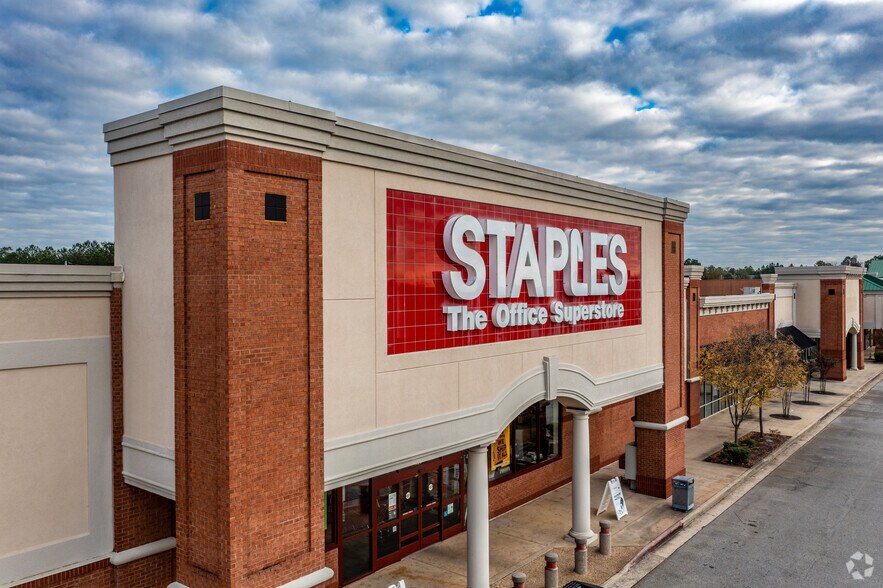 More Photos Of 4685 Presidential Pky, Macon-Bibb Unknown For Lease