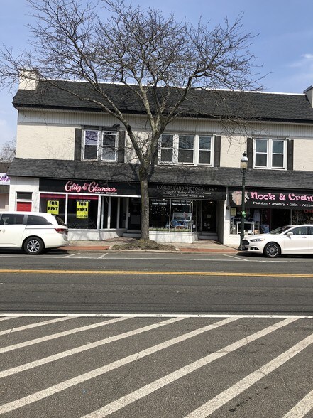 More Photos Of 463-469 Main St, Islip Storefront Retail Office For Lease