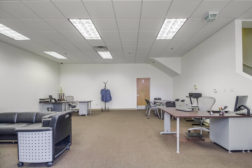 More Photos Of 1568 Lancaster Point Way, San Diego Flex For Sale