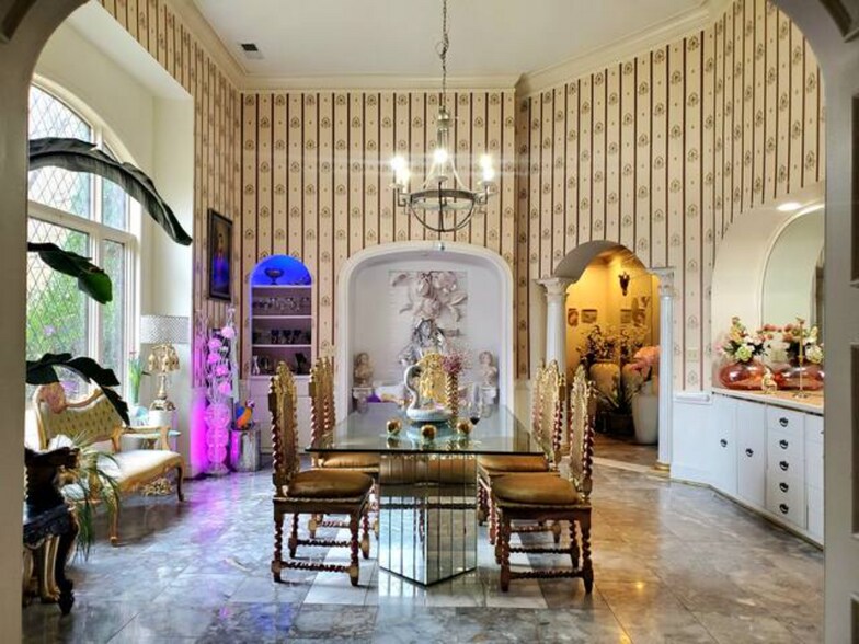 More Photos Of 3000 Cathedral Pl, Decatur Movie Radio TVStudio For Sale