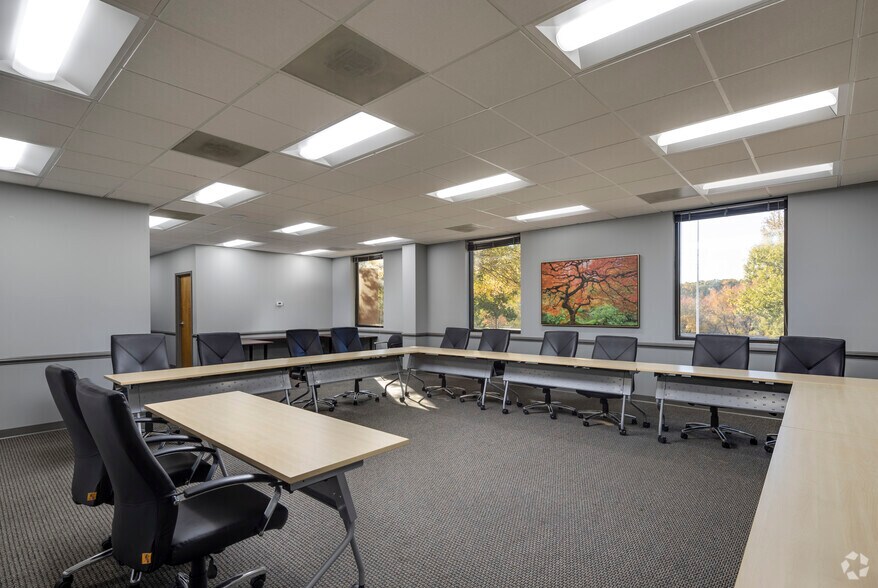 More Photos Of 220 Stoneridge Dr, Columbia Unknown For Lease