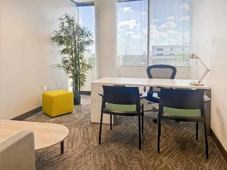 More Photos Of 16225 Park Ten Pl, Houston Coworking Space