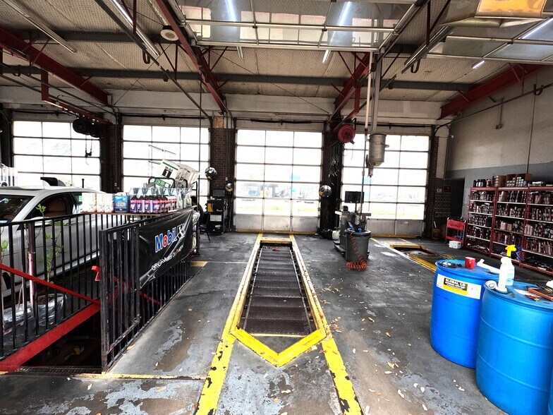 More Photos Of 1505 Custer Rd, Plano Carwash For Sale
