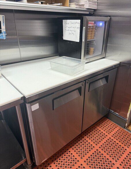 More Photos Of 410 Washington St, Hoboken Storefront Retail Residential For Lease