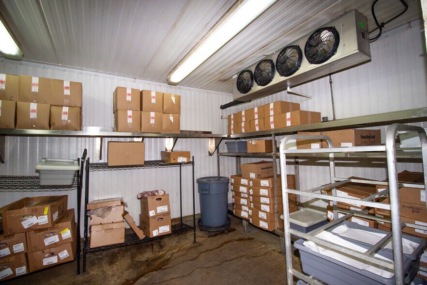 More Photos Of 47506 US-290 BUS, Hempstead Convenience Store For Sale