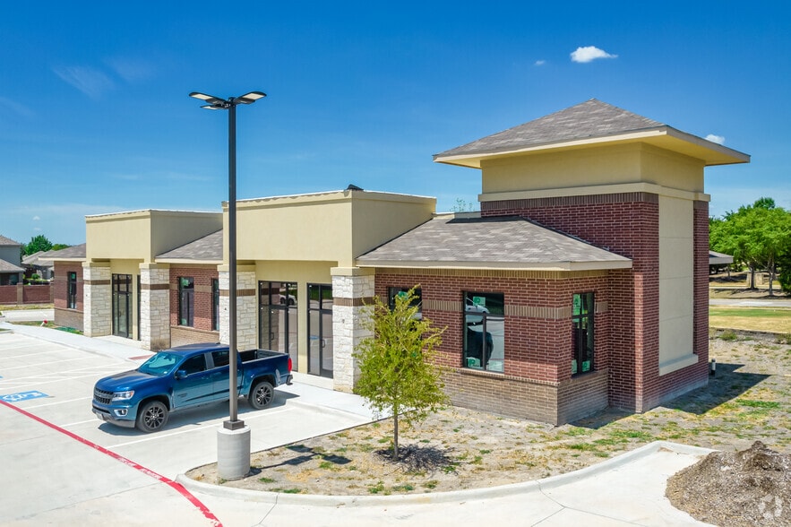 Primary Photo Of 1001 Travis Ranch Blvd, Forney Freestanding For Sale