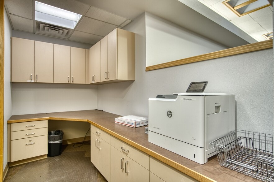 More Photos Of 416-418 Coffman St, Longmont Office For Sale
