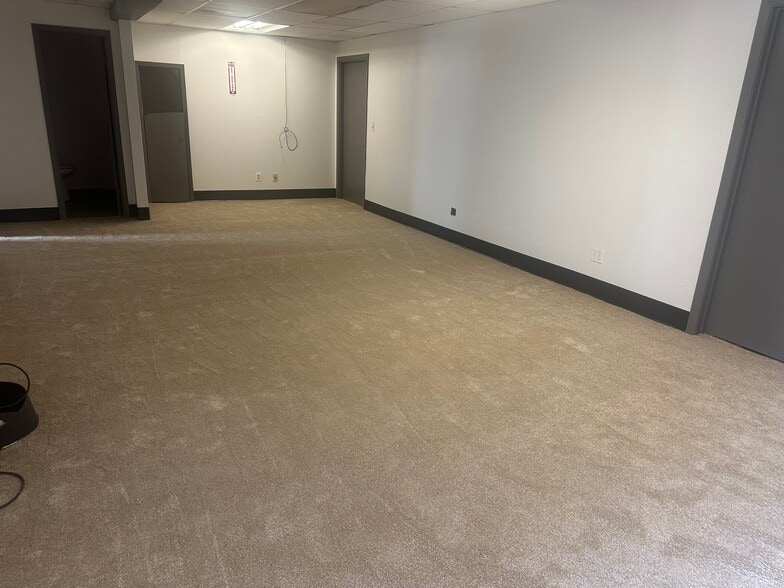 More Photos Of 513 Illinois St, South Houston Industrial For Sale