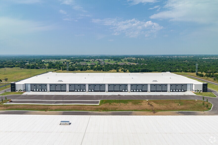 More Photos Of E 76th St N & Whirlpool Dr, Tulsa Unknown For Lease