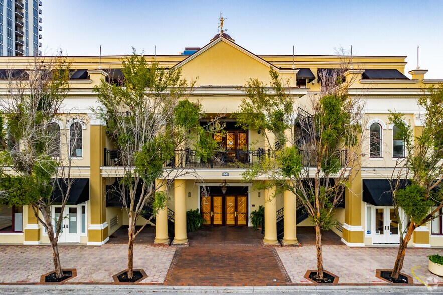 More Photos Of 122 W Pine St, Orlando Coworking Space