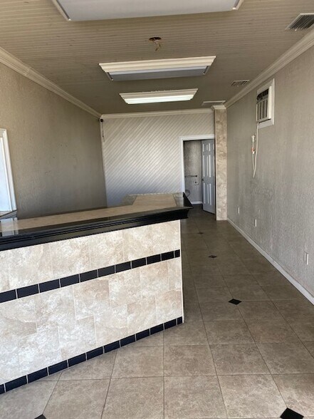 More Photos Of 12477 66th Street North, Largo Auto Repair For Lease