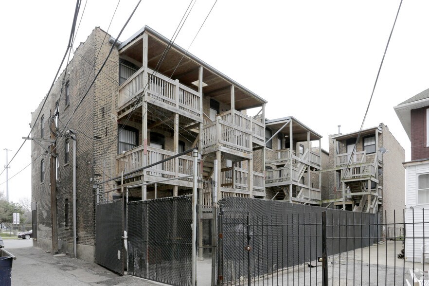 More Photos Of 518 S Laramie Ave, Chicago Apartments For Lease