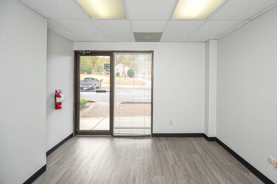 More Photos Of 1572 Montgomery Hwy, Birmingham Office For Lease