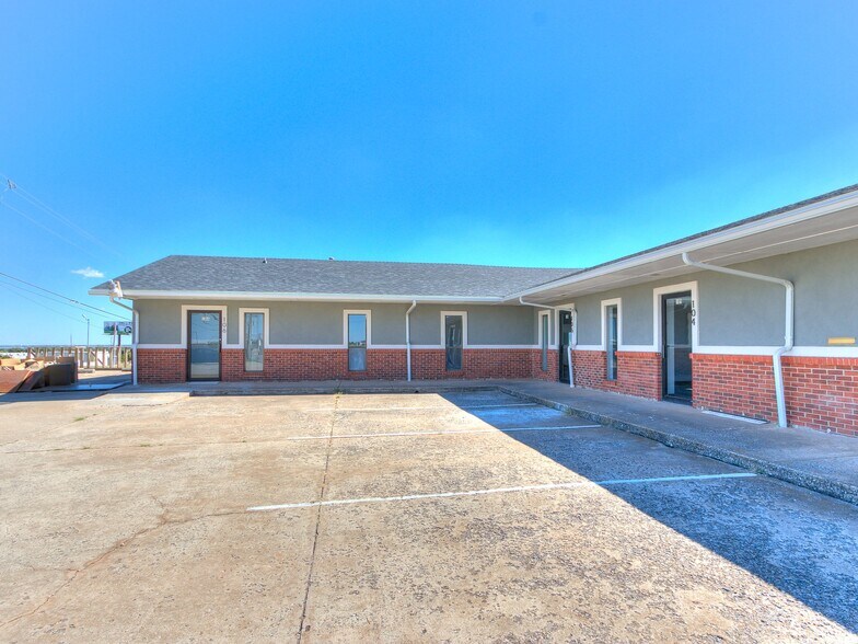More Photos Of 7030 W Wilshire Blvd, Oklahoma City Storefront Retail Office For Lease