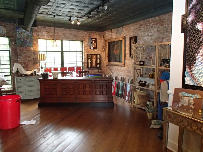 More Photos Of 512 E Main St, Spartanburg Storefront For Sale