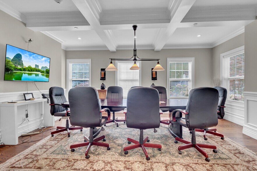 More Photos Of 907 Main St, Port Jefferson Office For Lease