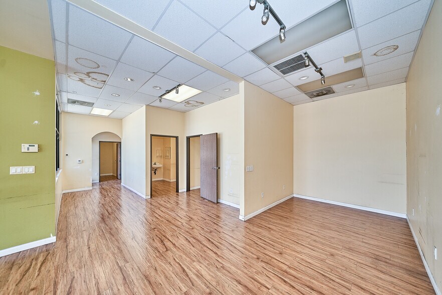 More Photos Of 6242 Beach Blvd, Buena Park Fast Food For Lease