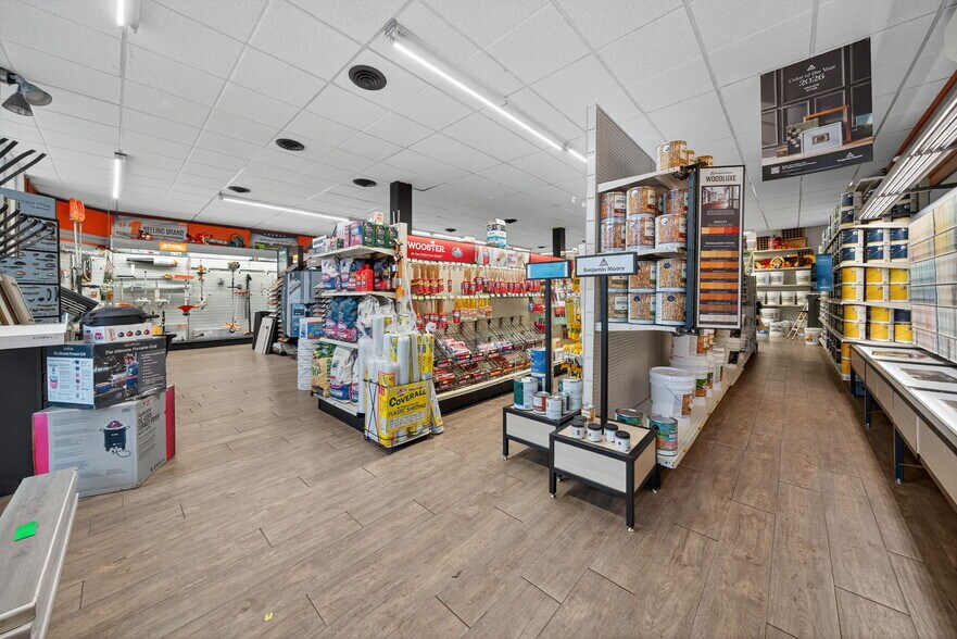 More Photos Of 103 W 2nd St N, Wright City General Retail For Sale